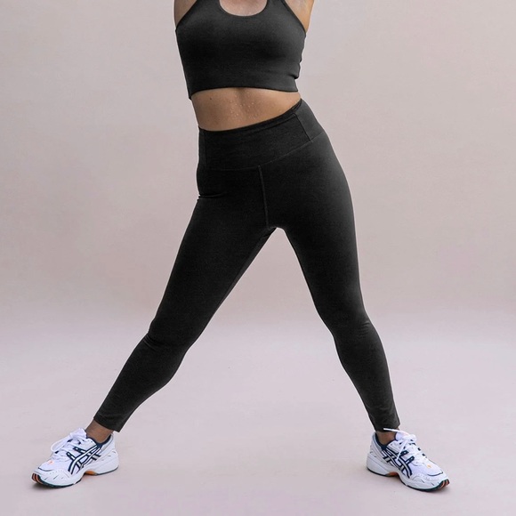 girlfriend collective Pants - Girlfriend Collective FLOAT Ultralight Leggings - Black